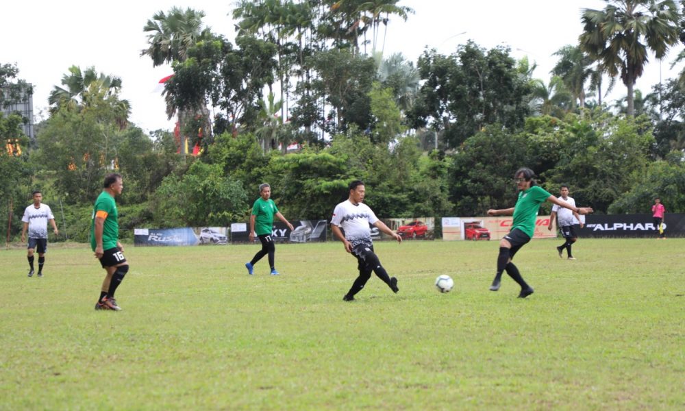 Lapangan Sepak Bola (Bawah) Hang Nadim